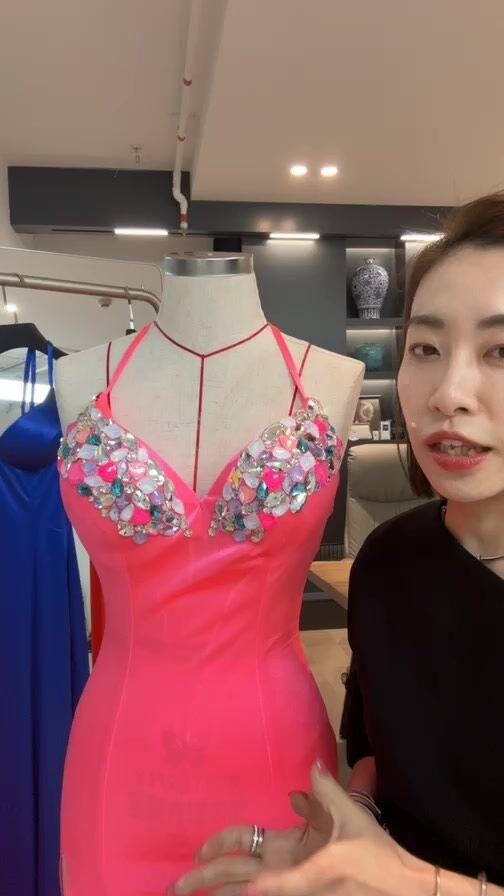 SARA Dress | 銀座の高級ドレスで、あなたの魅力を最大限に。